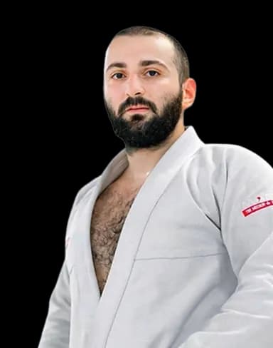 Мигран Дживарян — тренер клуба Titan BJJ